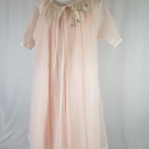 Vintage Vanity Fair pale pink nylon robe